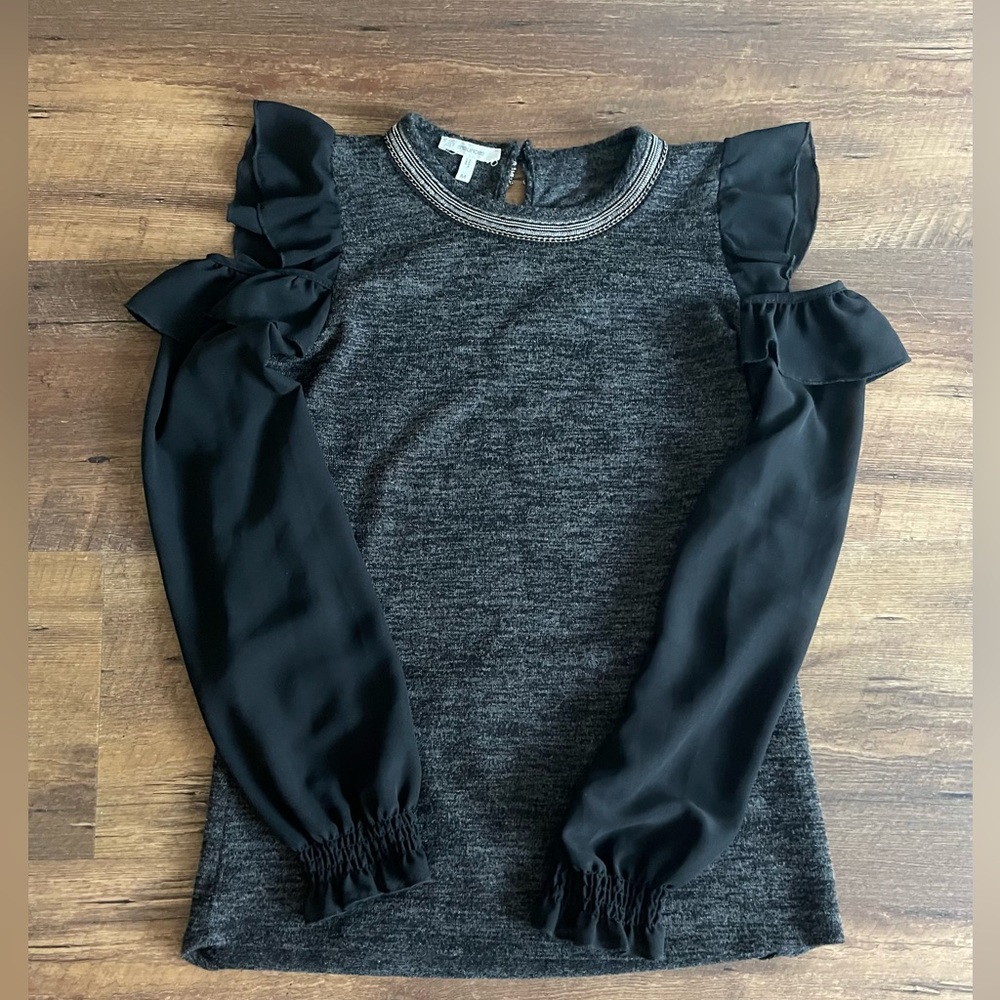 Women’s Dress Top open shoulder size medium